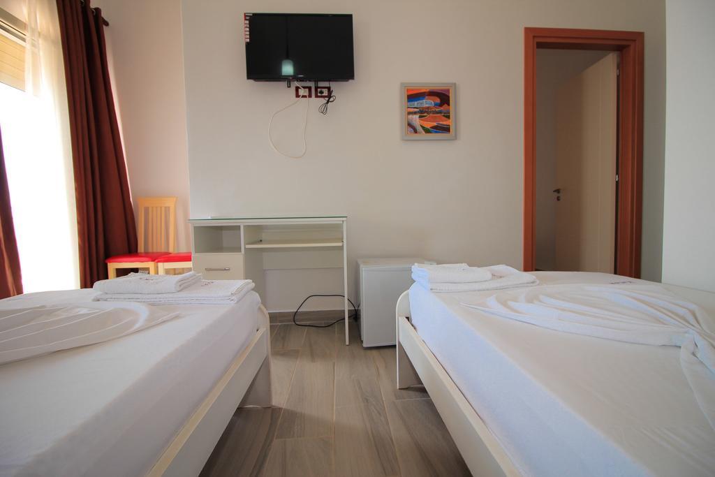 Hotel Keisa เดอร์มี ภายนอก รูปภาพ