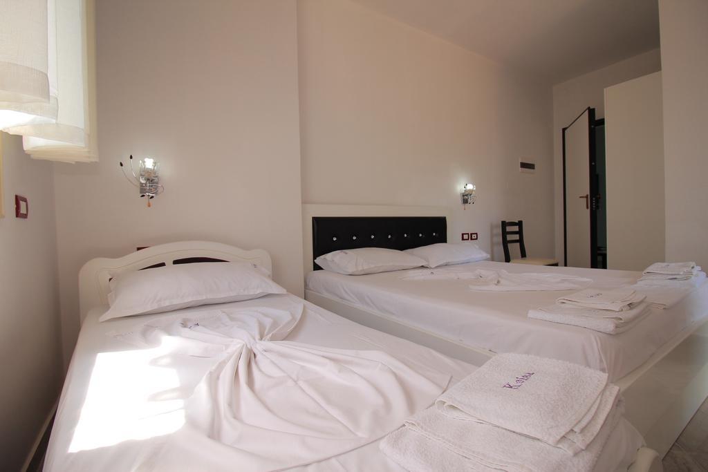 Hotel Keisa เดอร์มี ภายนอก รูปภาพ