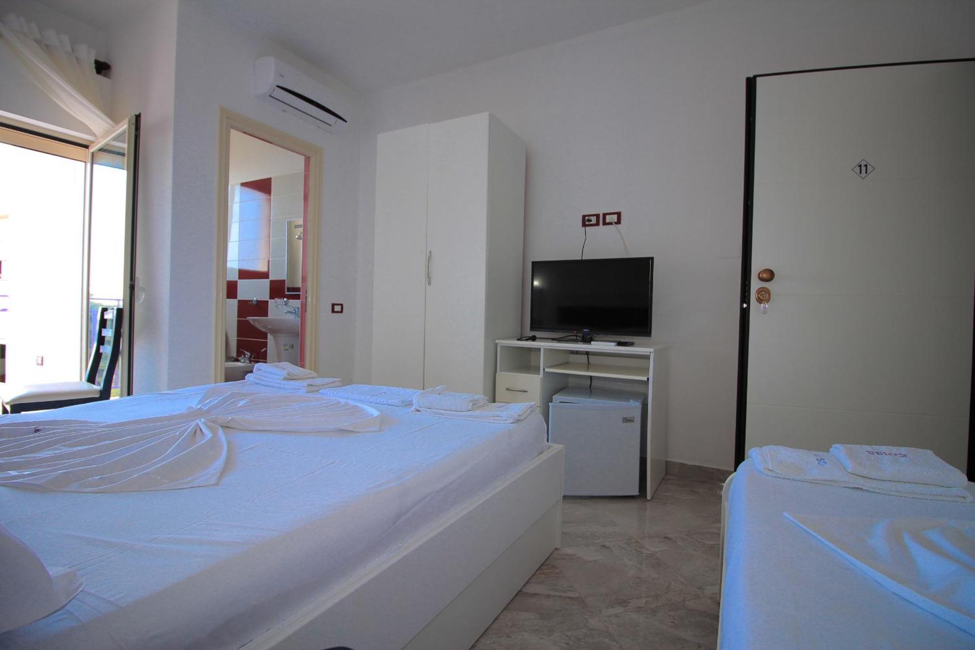 Hotel Keisa เดอร์มี ภายนอก รูปภาพ