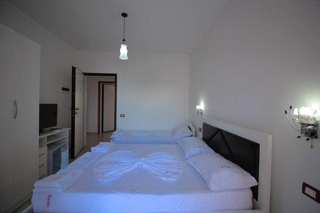 Hotel Keisa เดอร์มี ห้อง รูปภาพ