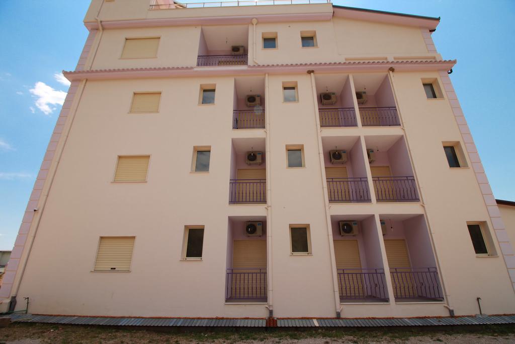Hotel Keisa เดอร์มี ภายนอก รูปภาพ