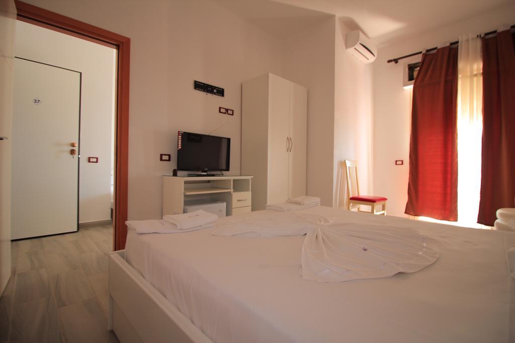Hotel Keisa เดอร์มี ภายนอก รูปภาพ